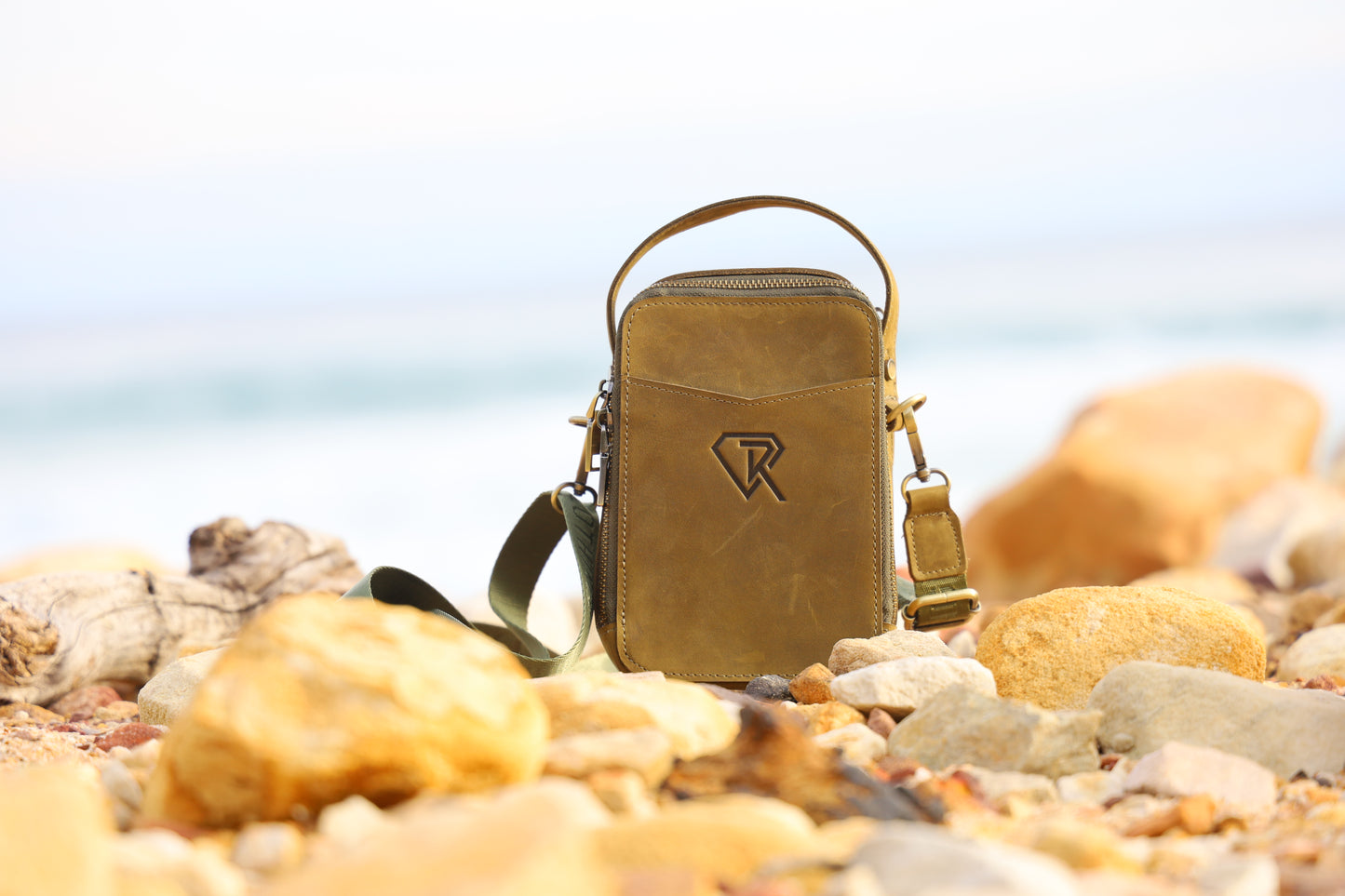 ROCK VERTICAL POUCH SACOCHE, OLIVE